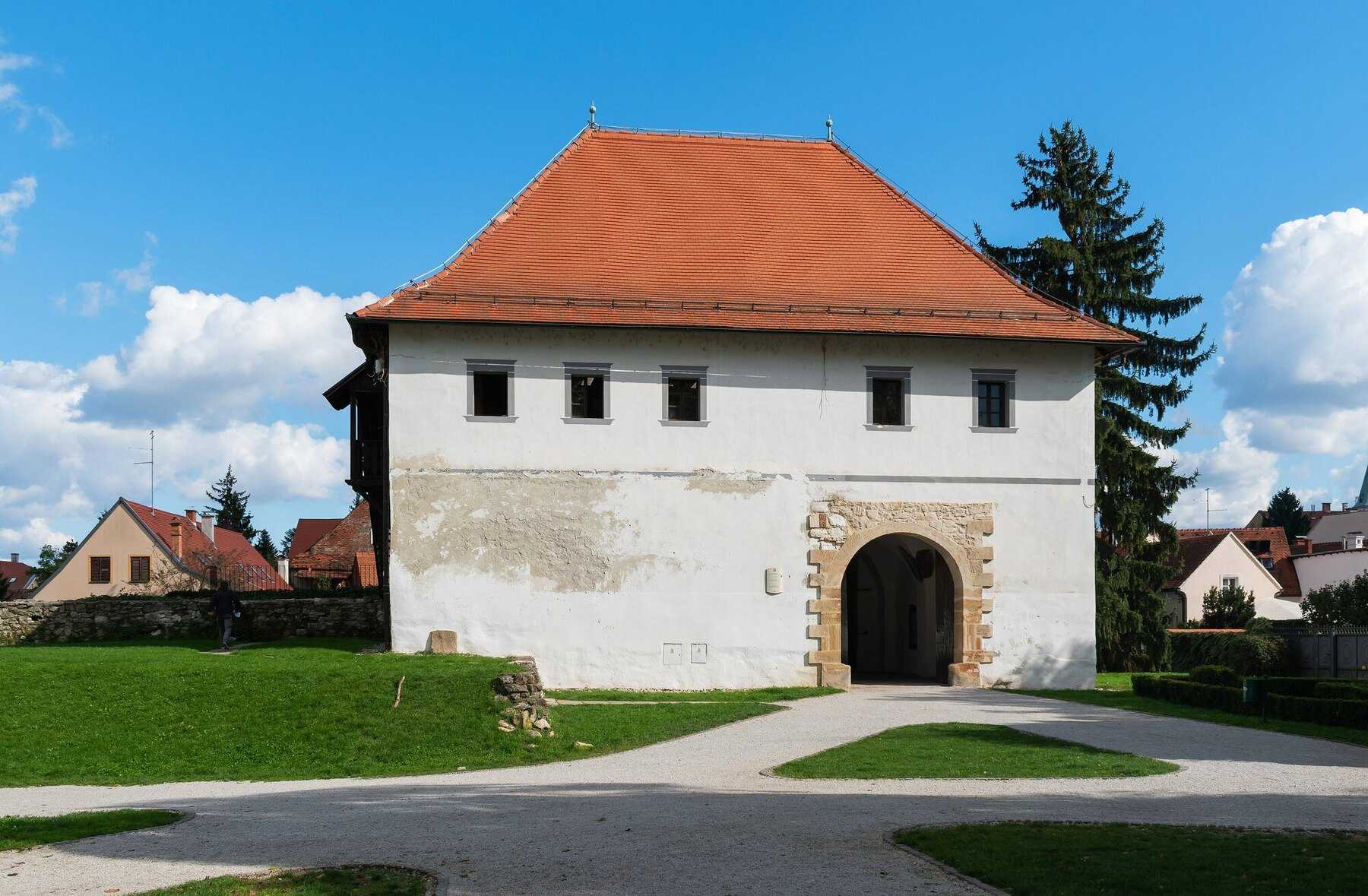 La tour d'entrée du Stari grad de Varaždin